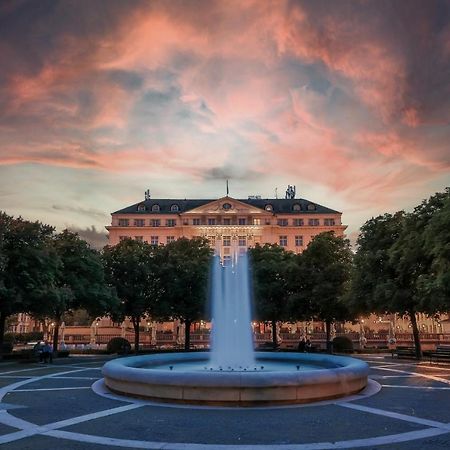 Esplanade Zagreb Hotel Zewnętrze zdjęcie The fountain at the square