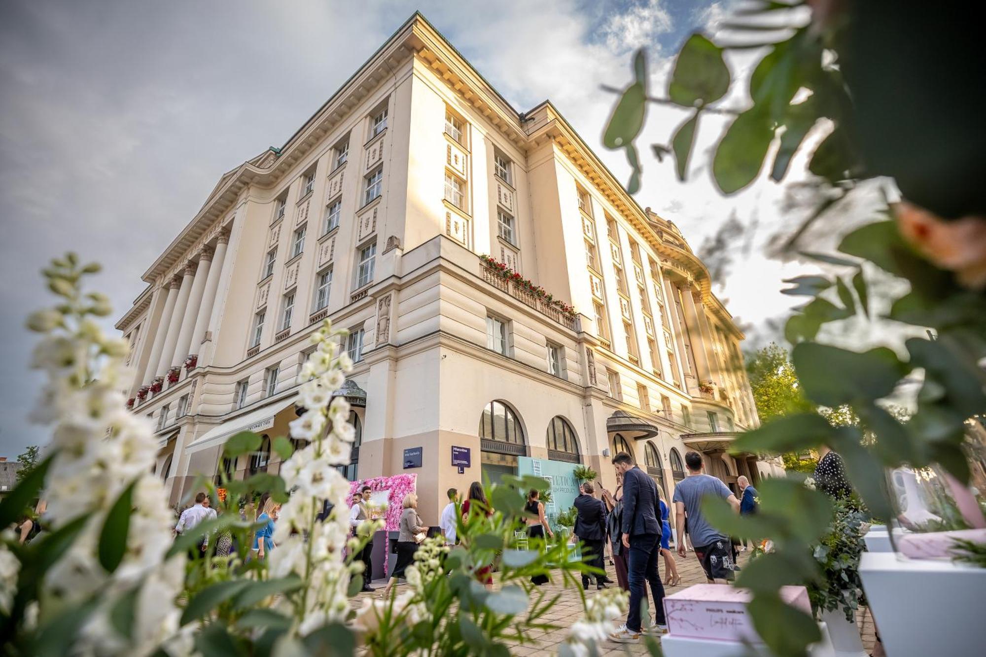 Esplanade Zagreb Hotel Zewnętrze zdjęcie The main building of the university