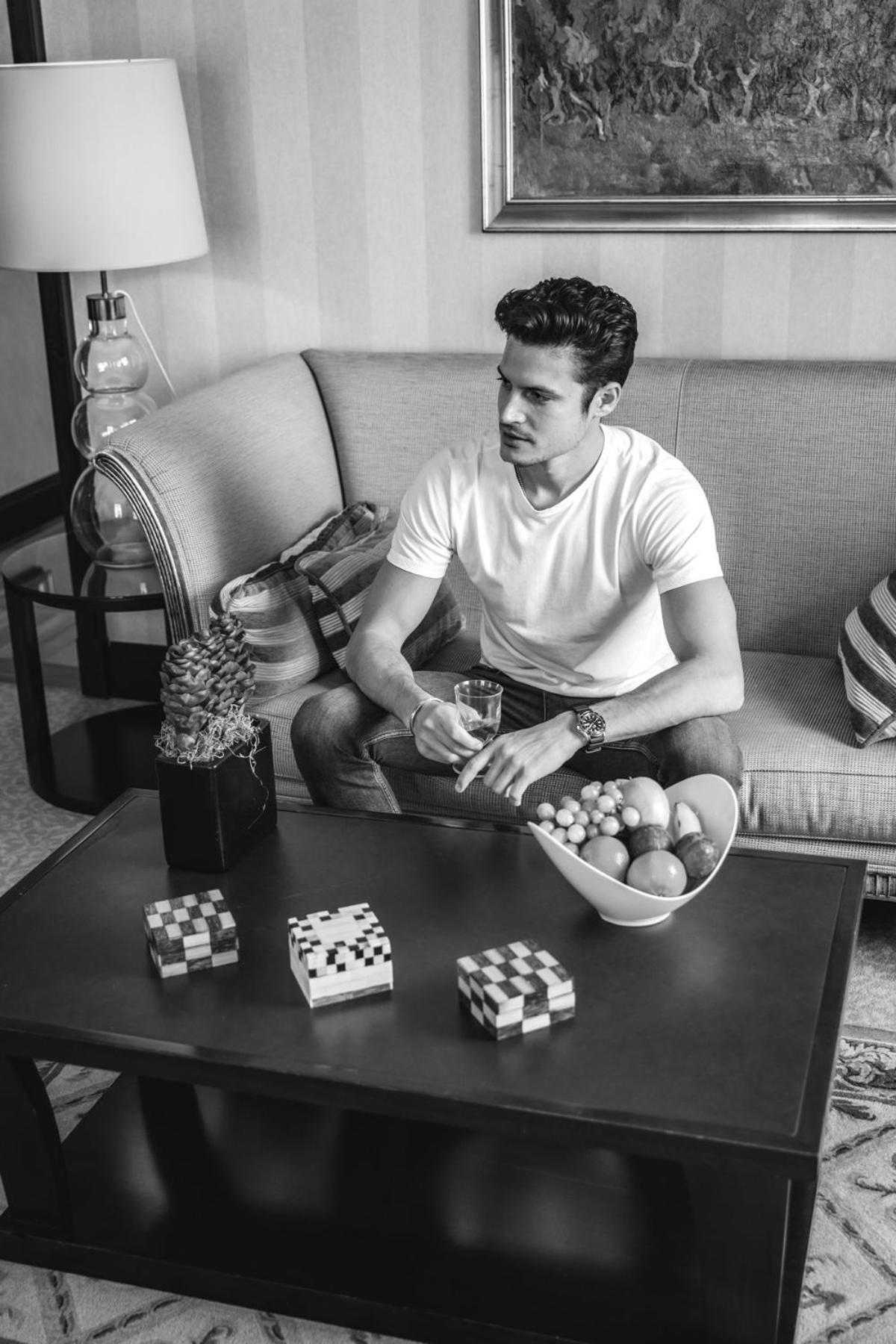 Esplanade Zagreb Hotel Zewnętrze zdjęcie Rubik playing with his cubes